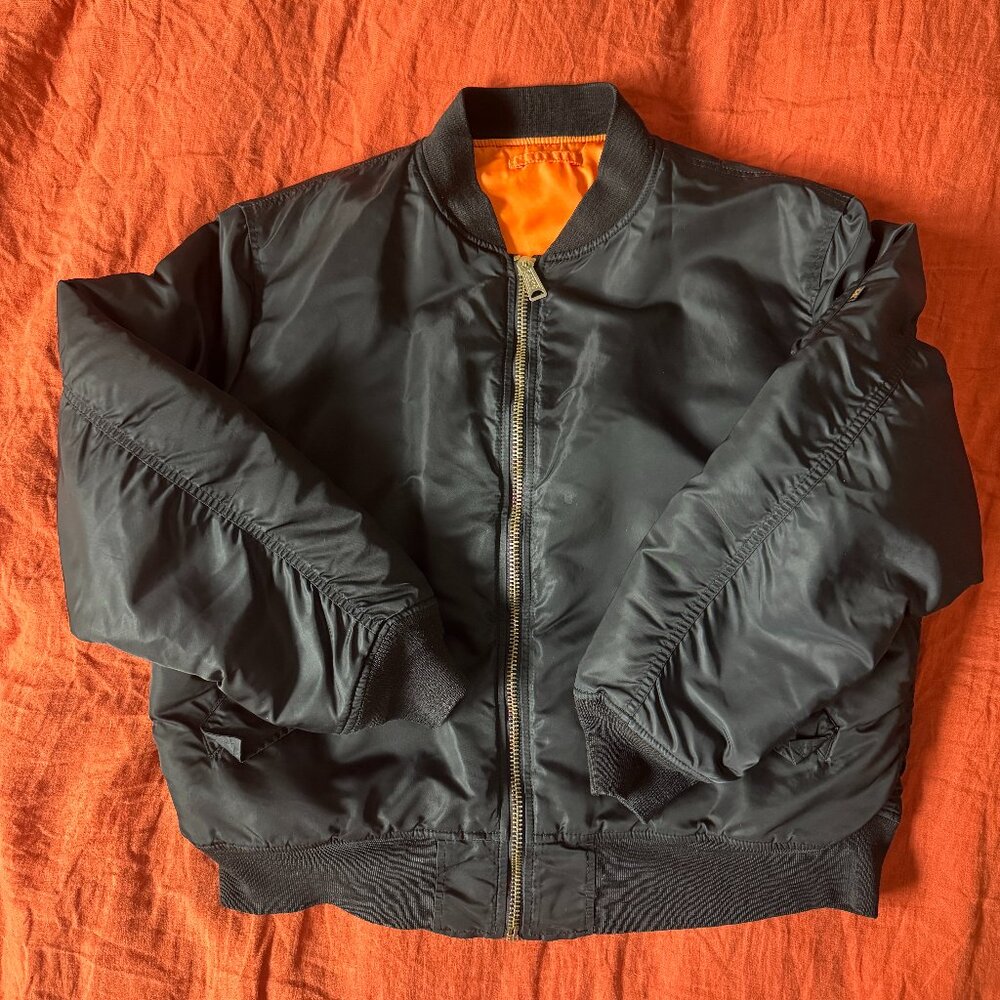 alpha industries ma-1 bomber jacket large